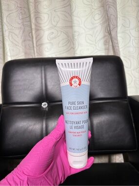 First Aid Beauty Pure Skin Face Cleanser